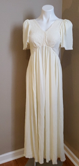 amanda rich Other - Amanda rich fairy tale night gown size petite